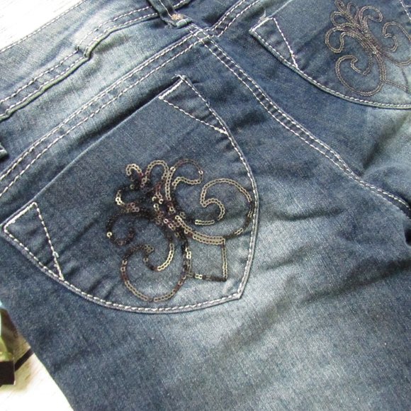 NWT Dereon Beyonce Decorated Bermudas 5/6 - Picture 5 of 5